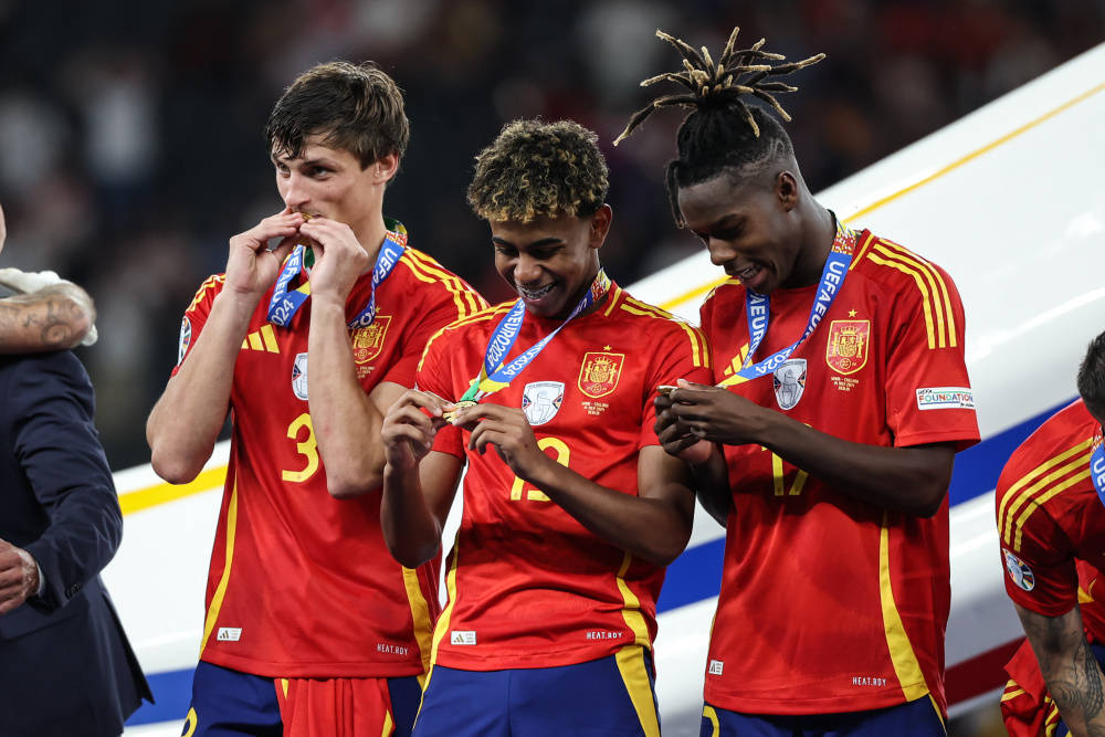 荷兰三球逆转瑞士，晋级欧国联四强，势不可挡