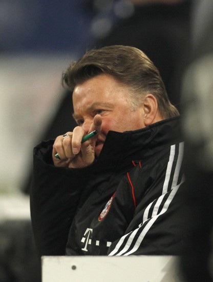 关于沙尔克队主场失利,教练寻求解决方案,全场震撼的信息 关于沙尔克队主场失利,教练寻求解决方案,全场震撼的信息