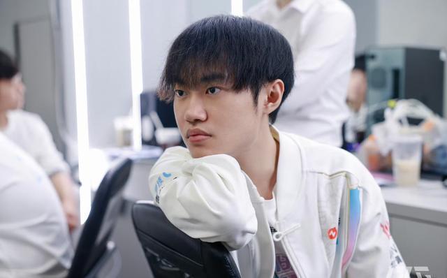 IG力克C9,Doinb打出惊人五杀宿敌对决全球总决赛,强势挺进下一轮 IG力克C9,Doinb打出惊人五杀宿敌对决全球总决赛,强势挺进下一轮