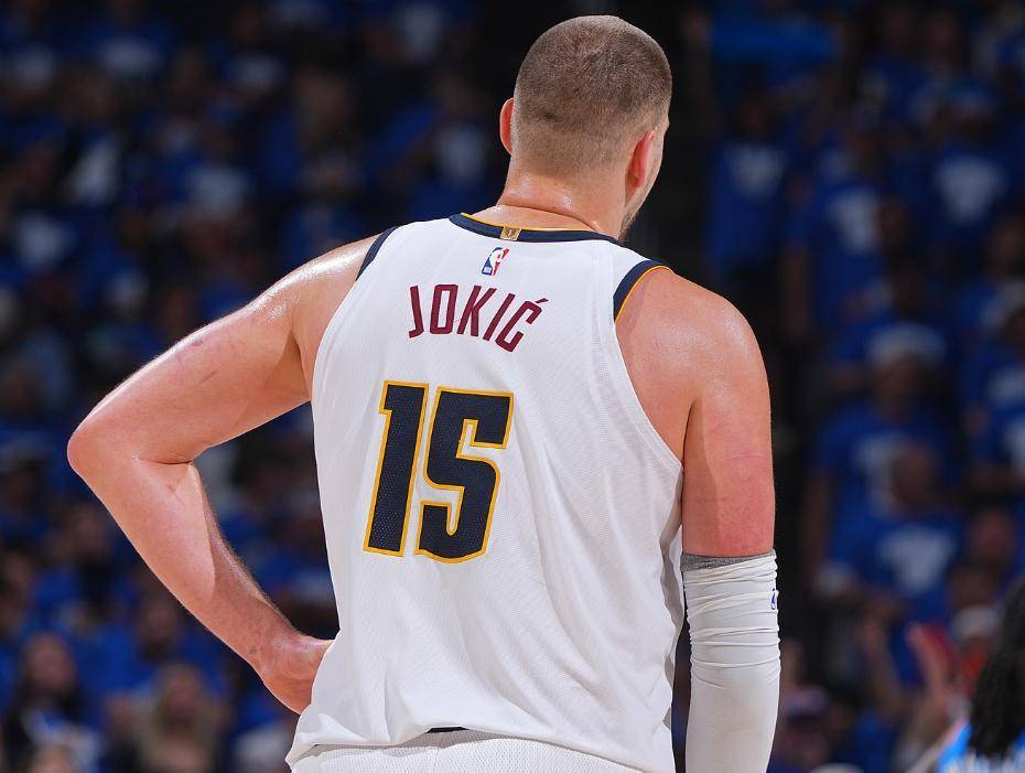 雄鹿翻盘辽宁队,约基奇统治全场 雄鹿翻盘辽宁队,约基奇统治全场