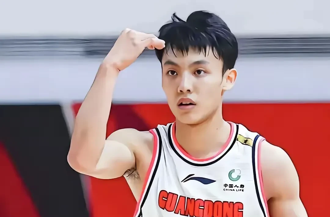 包含湖人完胜浙江队，胡金秋高光表现的词条