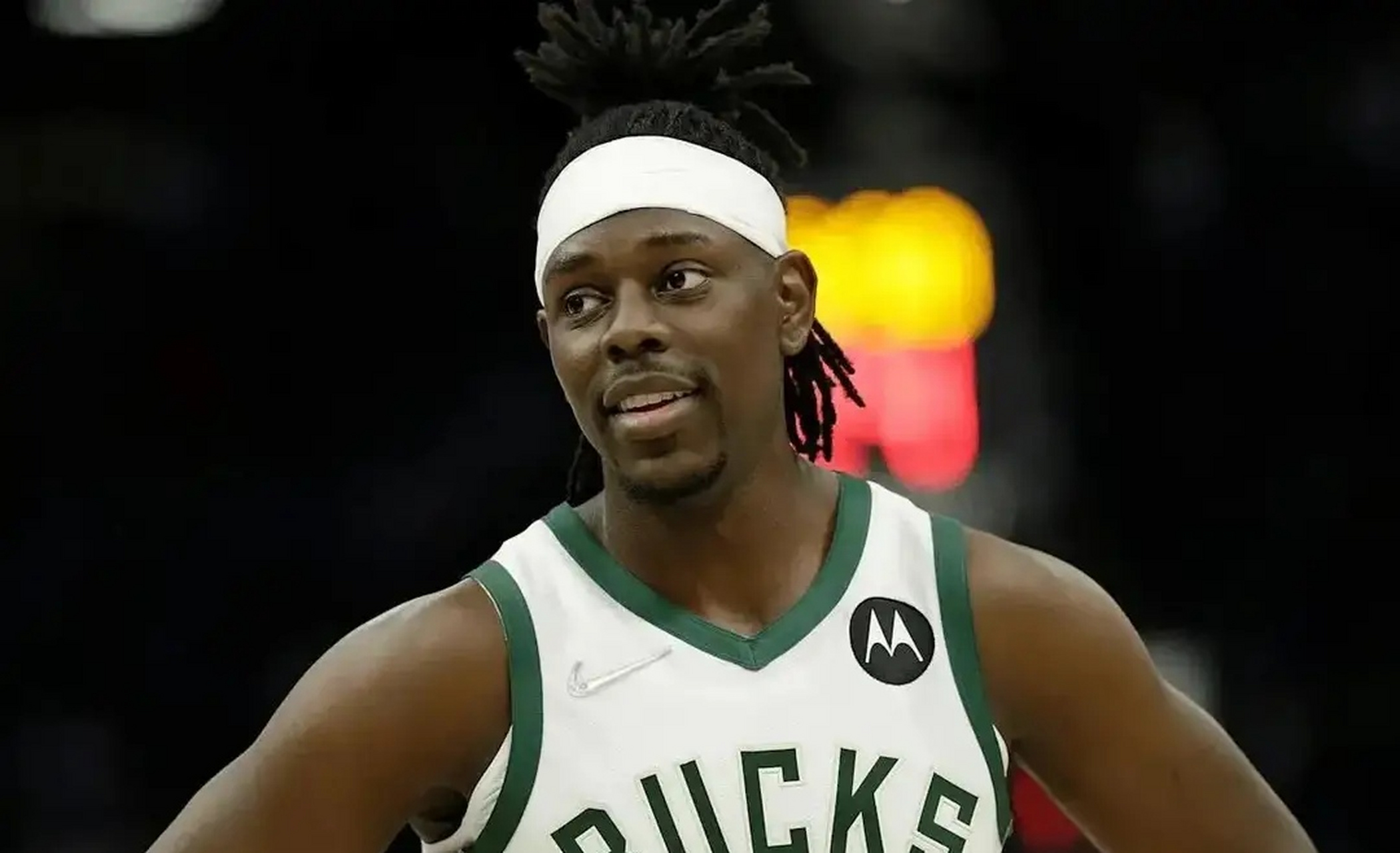 雄鹿鏖战广东队,霍勒迪高光表现的简单介绍 雄鹿鏖战广东队,霍勒迪高光表现的简单介绍