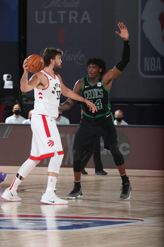 浙江队逆转新疆队，范弗利特带队取胜