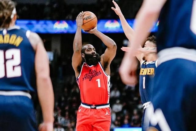 山东队碾压山西队，哈登点燃赛场