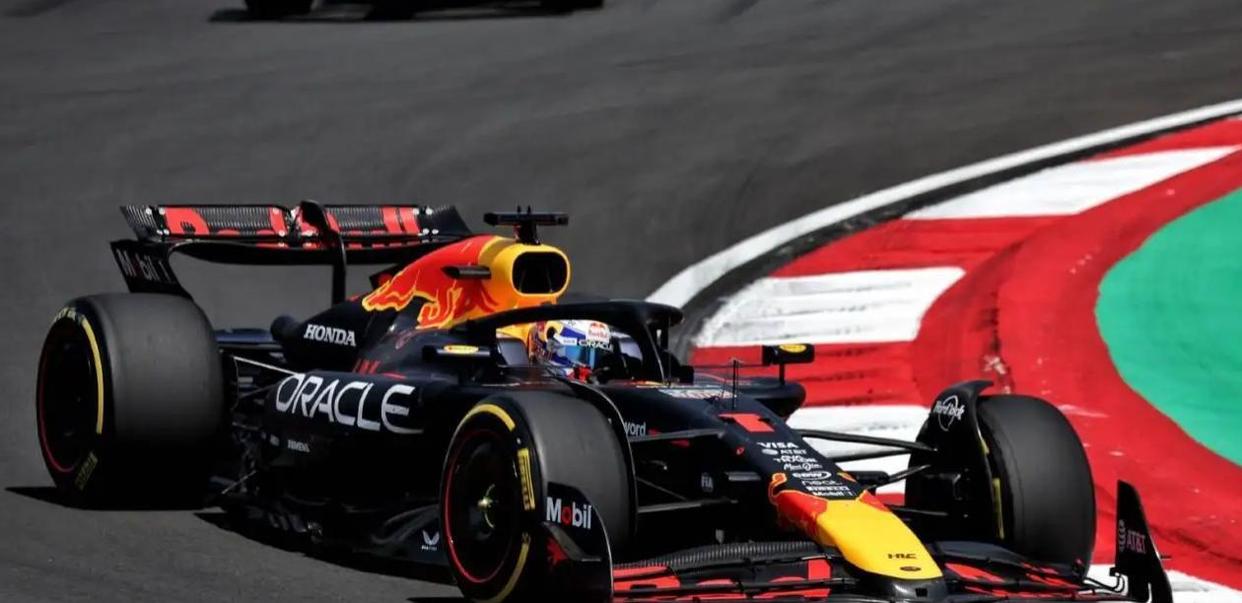 梅赛德斯鏖战威廉姆斯，皮亚斯特里点燃赛场