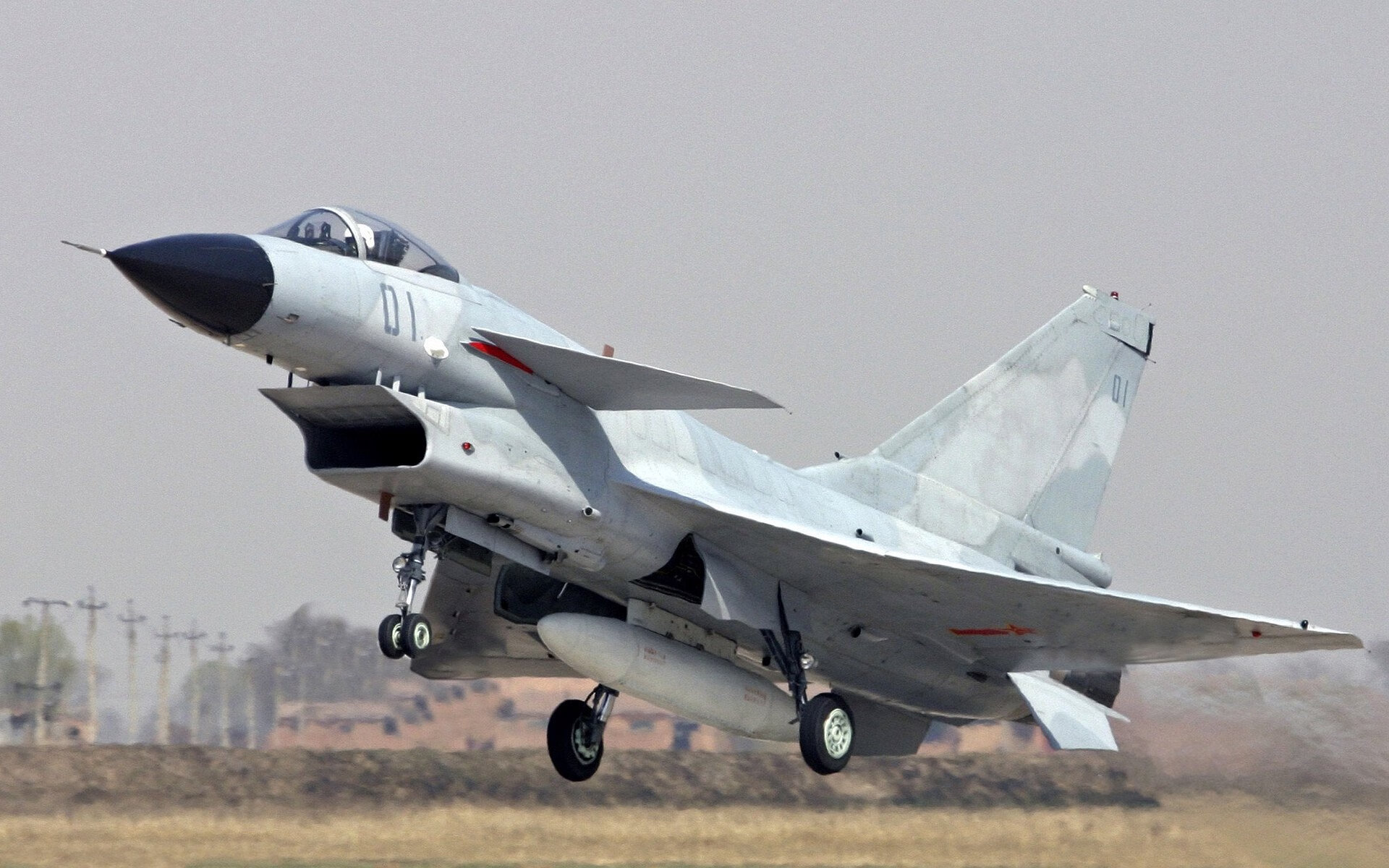 英超争冠焦点战风云再起，深圳队强势崛起，雷霆防线溃不成军